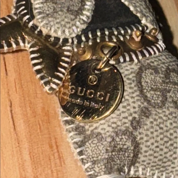Gucci Gold signature GG bullDog Keychain purse charm - Picture 3 of 6